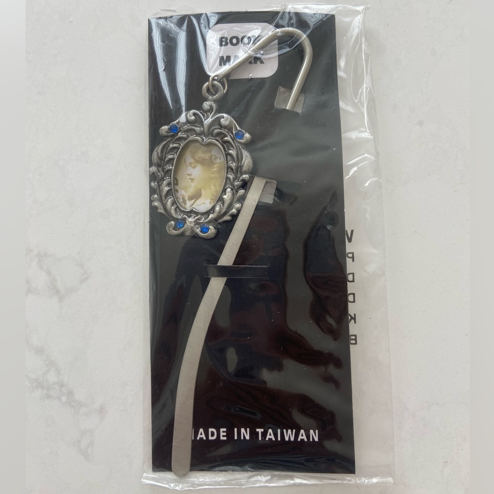 Pewter picture frame book mark